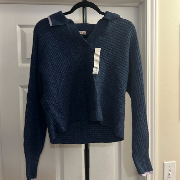 SO Sweaters - SO navy pullover crop sweater size medium. NWT